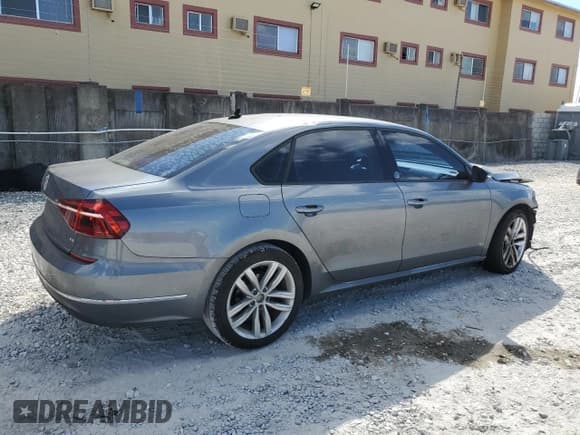 ✅ 2019 Volkswagen Passat Wolfsburg Edition • VIN: 1VWLA7A36KC001289 • Лот: 89450055. Опубликован ранее на Copart с пробегом 86 185 миль. Бесплатный доступ к архиву аукционных продаж из США и подробный отчёт об истории автомобиля на DreamBid. Изображение 3.