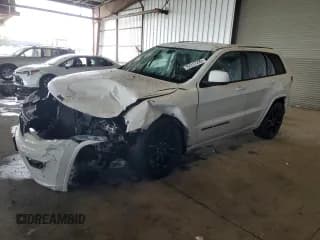 ✅ 2018 Jeep Grand Cherokee Laredo E • VIN: 1C4RJFAG8JC477665 • Лот: 92317295. Опубликован ранее на Copart с пробегом 53 642 миль. Бесплатный доступ к архиву аукционных продаж из США и подробный отчёт об истории автомобиля на DreamBid. Изображение 1.
