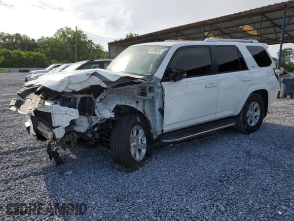 ✅ 2015 Toyota 4Runner SR5 • VIN: JTEZU5JR8F5090978 • Lot: 55896865. Listed on Copart with 198,647 mi. Free auction sales archive from the USA and detailed vehicle history report at DreamBid. Image 1.