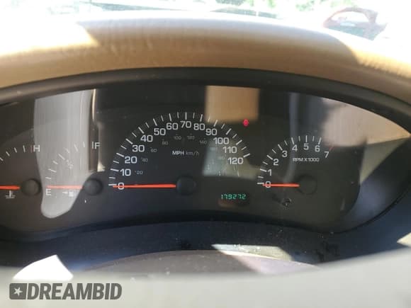 ✅ 1999 Chrysler Concorde • VIN: 2C3HD46J8XH804006 • Лот: 71640625. Опубликован ранее на Copart с пробегом 179 272 миль. Бесплатный доступ к архиву аукционных продаж из США и подробный отчёт об истории автомобиля на DreamBid. Изображение 9.