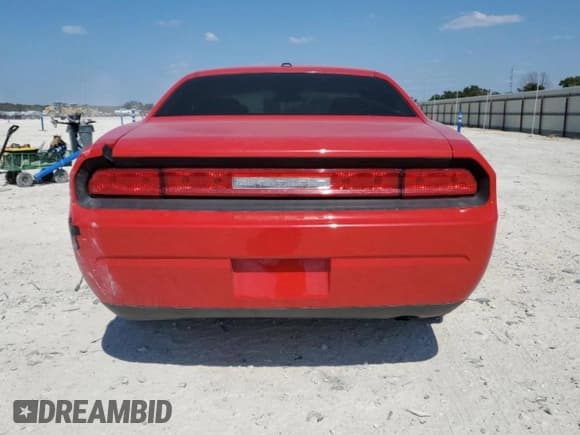 ✅ 2010 Dodge Challenger SE • VIN: 2B3CJ4DV3AH189958 • Lot: 74422104. Wystawiony na Copart z przebiegiem 152 088 mil. Bezpłatny archiwum sprzedaży aukcyjnych z USA i szczegółowy raport historii pojazdu na DreamBid. Zdjęcie 6.