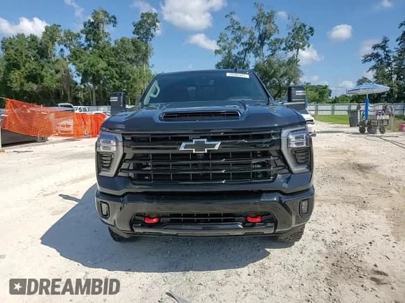 ✅ 2025 Chevrolet Silverado 2500HD LT • VIN: 2GC4KNEY0S1217286 • Лот: 70686445. Опубликован ранее на Copart с пробегом 3 006 миль. Бесплатный доступ к архиву аукционных продаж из США и подробный отчёт об истории автомобиля на DreamBid. Изображение 13.