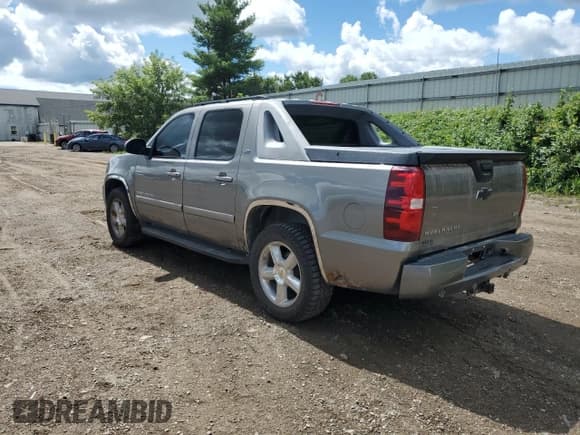 ✅ 2007 Chevrolet Avalanche 1LT • VIN: 3GNFK12357G187654 • Lot: 69783025. Listed on Copart with 253,040 mi. Free auction sales archive from the USA and detailed vehicle history report at DreamBid. Image 2.