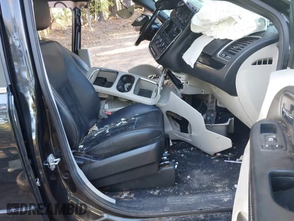 ✅ 2017 Dodge Grand Caravan SXT • VIN: 2C4RDGCG4HR806955 • Lot: 43413233. Wystawiony na IAAI z przebiegiem Nie podano. Bezpłatny archiwum sprzedaży aukcyjnych z USA i szczegółowy raport historii pojazdu na DreamBid. Zdjęcie 5.