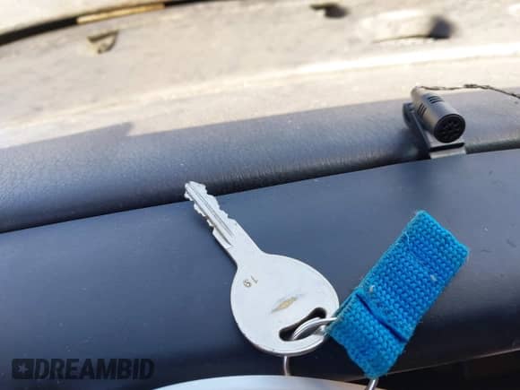 ✅ 2000 Dodge Dakota Sport • VIN: 1B7GL2AN8YS781670 • Лот: 41696808. Размещён на IAAI с пробегом 166 837 миль миль. Получите бесплатный доступ к архиву аукционных продаж из США и посмотрите подробный отчёт об истории автомобиля на DreamBid. Изображение 11.