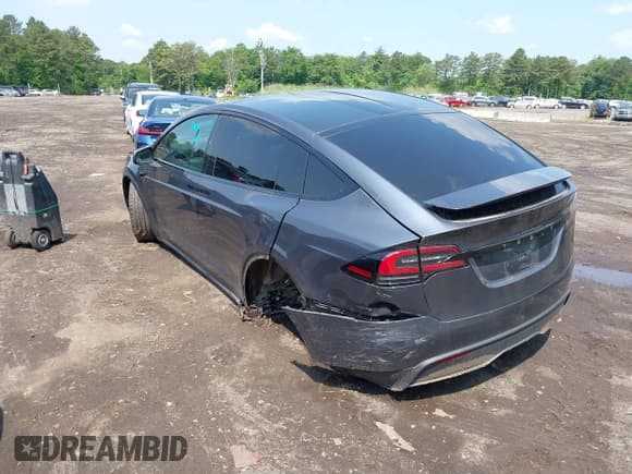 ✅ 2023 Tesla Model X • VIN: 7SAXCBE55PF411222 • Lot: 42469051. Listed on IAAI with 17,389 mi. Free auction sales archive from the USA and detailed vehicle history report at DreamBid. Image 3.