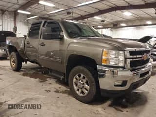 ✅ 2014 Chevrolet Silverado 2500HD LT • VIN: 1GC1KXC85EF131664 • Lot: 40820826. Wystawiony na IAAI z przebiegiem 113 817 mil. Bezpłatny archiwum sprzedaży aukcyjnych z USA i szczegółowy raport historii pojazdu na DreamBid. Zdjęcie 1.