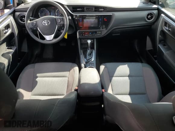 ✅ 2019 Toyota Corolla LE • VIN: 2T1BURHE4KC230845 • Lot: 71796765. Wystawiony na Copart z przebiegiem 95 102 mil. Bezpłatny archiwum sprzedaży aukcyjnych z USA i szczegółowy raport historii pojazdu na DreamBid. Zdjęcie 8.
