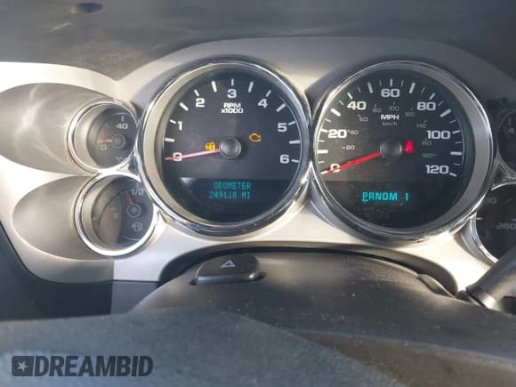 ✅ 2007 Chevrolet Silverado 2500HD 1LT • VIN: 1GCHC23K97F566426 • Lot: 43831242. Wystawiony na IAAI z przebiegiem 249 118 mil. Bezpłatny archiwum sprzedaży aukcyjnych z USA i szczegółowy raport historii pojazdu na DreamBid. Zdjęcie 7.