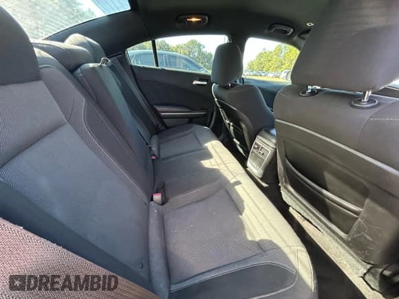 ✅ 2018 Dodge Charger SXT Plus • VIN: 2C3CDXHG6JH335258 • Лот: 93134515. Опубликован ранее на Copart с пробегом 142 621 миль. Бесплатный доступ к архиву аукционных продаж из США и подробный отчёт об истории автомобиля на DreamBid. Изображение 6.