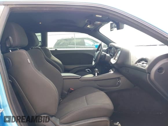 ✅ 2015 Dodge Challenger R/T Scat Pack Shaker • VIN: 2C3CDZFJ7FH833230 • Lot: 42818654. Listed on IAAI with 55,197 mi. Free auction sales archive from the USA and detailed vehicle history report at DreamBid. Image 5.