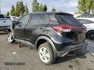 ✅ 2021 Nissan Kicks S • VIN: 3N1CP5BV8ML528752 • Lot: 82193935. Wystawiony na Copart z przebiegiem 39 494 mil. Bezpłatny archiwum sprzedaży aukcyjnych z USA i szczegółowy raport historii pojazdu na DreamBid. Zdjęcie 2.