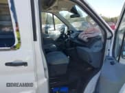 ✅ 2016 Ford Transit Cargo • VIN: 1FTYR2CG1GKB01723 • Lot: 43028041. Wystawiony na IAAI z przebiegiem 95 037 mil. Bezpłatny archiwum sprzedaży aukcyjnych z USA i szczegółowy raport historii pojazdu na DreamBid. Zdjęcie 5.