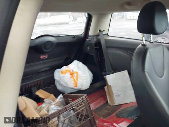 2013 MINI Hardtop with VIN WMWSU3C5XDT681744, listed as a IAAI auction lot 43544701 with 78,669 mi miles and . Bid and sale history available at DreamBid. Image 8.