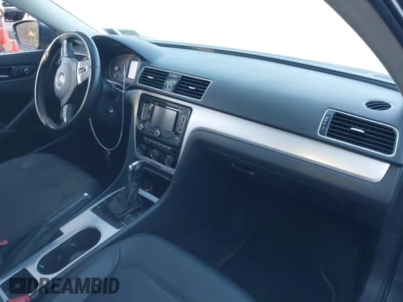 ✅ 2013 Volkswagen Passat SE • VIN: 1VWBP7A31DC040269 • Lot: 43527998. Listed on IAAI with 119,168 mi. Free auction sales archive from the USA and detailed vehicle history report at DreamBid. Image 5.