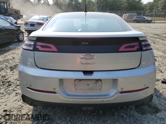 ✅ 2013 Chevrolet Volt • VIN: 1G1RD6E46DU129605 • Lot: 64629544. Wystawiony na Copart z przebiegiem 149 896 mil. Bezpłatny archiwum sprzedaży aukcyjnych z USA i szczegółowy raport historii pojazdu na DreamBid. Zdjęcie 6.