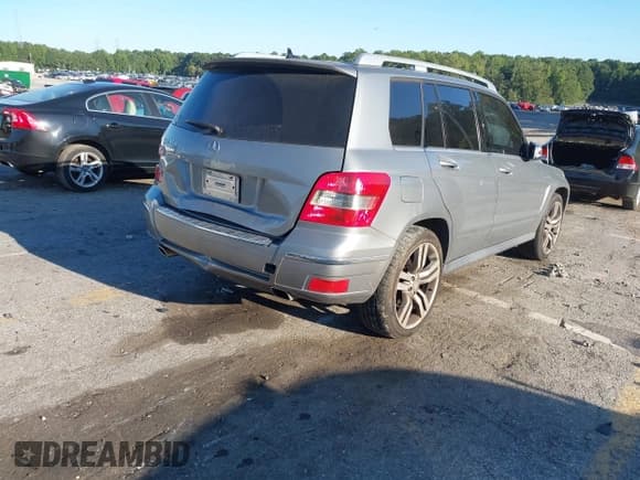 ✅ 2012 Mercedes-Benz GLK 350 • VIN: WDCGG5GB7CF853702 • Лот: 43087451. Опубликован ранее на IAAI с пробегом 188 275 миль. Бесплатный доступ к архиву аукционных продаж из США и подробный отчёт об истории автомобиля на DreamBid. Изображение 4.