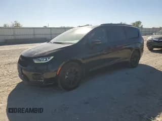 ✅ 2021 Chrysler Pacifica Touring • VIN: 2C4RC1FG9MR529063 • Lot: 89467265. Listed on Copart with 62,626 mi. Free auction sales archive from the USA and detailed vehicle history report at DreamBid. Image 1.