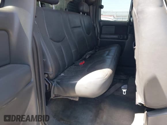 ✅ 2003 Chevrolet Silverado 2500HD LS • VIN: 1GCHC29U33E305284 • Lot: 42267140. Listed on IAAI with 176,494 mi. Free auction sales archive from the USA and detailed vehicle history report at DreamBid. Image 8.