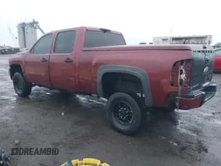 ✅ 2008 Chevrolet Silverado 2500HD LTZ • VIN: 1GCHK23K78F172587 • Lot: 43364679. Wystawiony na IAAI z przebiegiem 132 225 mil. Bezpłatny archiwum sprzedaży aukcyjnych z USA i szczegółowy raport historii pojazdu na DreamBid. Zdjęcie 3.