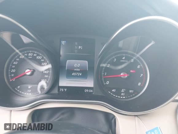 ✅ 2017 Mercedes-Benz C 300 • VIN: 55SWF4JB3HU189495 • Lot: 42668876. Wystawiony na IAAI z przebiegiem 45 724 mil. Bezpłatny archiwum sprzedaży aukcyjnych z USA i szczegółowy raport historii pojazdu na DreamBid. Zdjęcie 7.