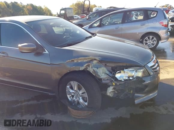 ✅ 2012 Honda Accord LX Premium • VIN: 1HGCP2F40CA143478 • Лот: 43441954. Опубликован ранее на IAAI с пробегом 124 490 миль. Бесплатный доступ к архиву аукционных продаж из США и подробный отчёт об истории автомобиля на DreamBid. Изображение 6.