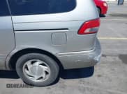 ✅ 2001 Toyota Sienna LE • VIN: 4T3ZF13C21U390923 • Lot: 42826783. Listed on IAAI with 207,899 mi. Free auction sales archive from the USA and detailed vehicle history report at DreamBid. Image 6.