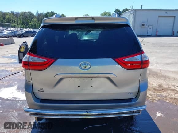 ✅ 2015 Toyota Sienna LE AAS • VIN: 5TDKK3DC6FS684681 • Lot: 43081968. Listed on IAAI with 109,301 mi. Free auction sales archive from the USA and detailed vehicle history report at DreamBid. Image 16.