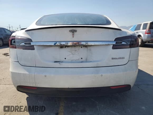 ✅ 2020 Tesla Model S Performance • VIN: 5YJSA1E4XLF416165 • Lot: 64854955. Wystawiony na Copart z przebiegiem 115 188 mil. Bezpłatny archiwum sprzedaży aukcyjnych z USA i szczegółowy raport historii pojazdu na DreamBid. Zdjęcie 6.