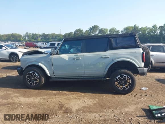 ✅ 2022 Ford Bronco • VIN: 1FMEE5DP7NLA78997 • Lot: 42462203. Wystawiony na IAAI z przebiegiem 20 253 mil. Bezpłatny archiwum sprzedaży aukcyjnych z USA i szczegółowy raport historii pojazdu na DreamBid. Zdjęcie 14.