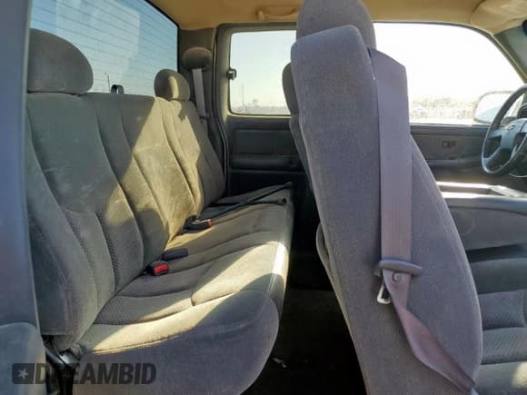 ✅ 2003 Chevrolet Silverado 2500HD LS • VIN: 1GCHK29U63E102926 • Lot: 92466165. Wystawiony na Copart z przebiegiem 165 955 mil. Bezpłatny archiwum sprzedaży aukcyjnych z USA i szczegółowy raport historii pojazdu na DreamBid. Zdjęcie 10.