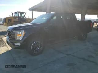 ✅ 2022 Ford F-150 XLT • VIN: 1FTFW1ED1NFA72369 • Lot: 82539945. Wystawiony na Copart z przebiegiem 74 446 mil. Bezpłatny archiwum sprzedaży aukcyjnych z USA i szczegółowy raport historii pojazdu na DreamBid. Zdjęcie 1.