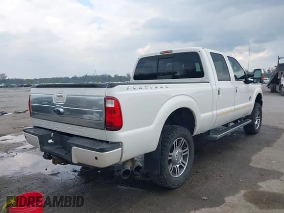 ✅ 2014 Ford F-250 Lariat • VIN: 1FT7W2BT9EEA71823 • Lot: 43644937. Wystawiony na IAAI z przebiegiem 193 826 mil. Bezpłatny archiwum sprzedaży aukcyjnych z USA i szczegółowy raport historii pojazdu na DreamBid. Zdjęcie 4.