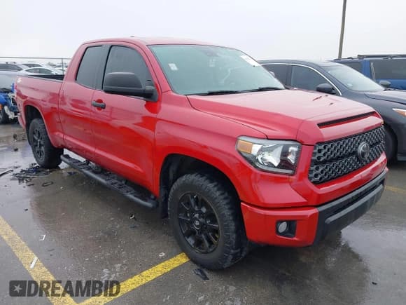 ✅ 2021 Toyota Tundra SR • VIN: 5TFRY5F19MX278647 • Lot: 41182736. Wystawiony na IAAI z przebiegiem 43 250 mil. Bezpłatny archiwum sprzedaży aukcyjnych z USA i szczegółowy raport historii pojazdu na DreamBid. Zdjęcie 1.
