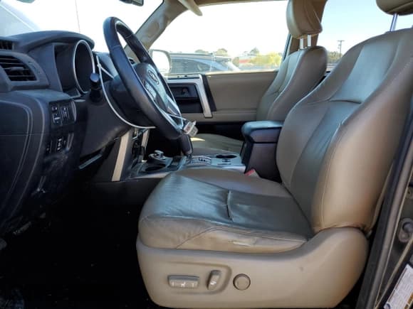 ✅ 2010 Toyota 4Runner Limited • VIN: JTEBU5JR5A5023670 • Lot: 91394155. Wystawiony na Copart z przebiegiem 201 737 mil. Bezpłatny archiwum sprzedaży aukcyjnych z USA i szczegółowy raport historii pojazdu na DreamBid. Zdjęcie 7.