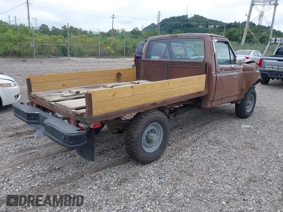 ✅ 1989 Ford F-250 • VIN: 1FTHF26HXKNB25295 • Lot: 43047343. Listed on IAAI with Not provided. Free auction sales archive from the USA and detailed vehicle history report at DreamBid. Image 4.