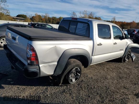 ✅ 2011 Toyota Tacoma • VIN: 3TMLU4EN6BM064329 • Lot: 87413675. Listed on Copart with 199,887 mi. Free auction sales archive from the USA and detailed vehicle history report at DreamBid. Image 3.