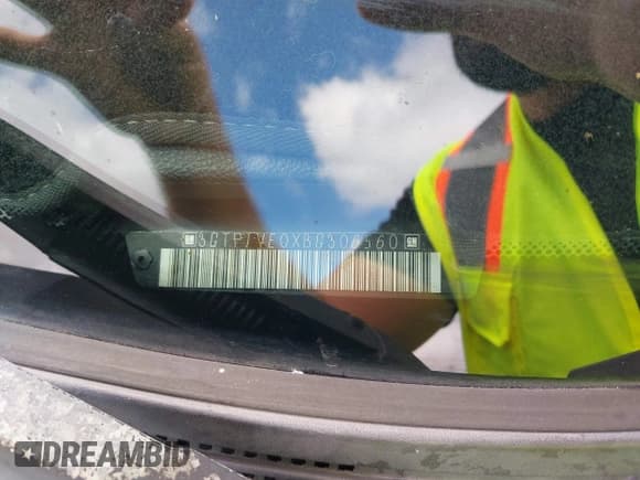 ✅ 2011 GMC Sierra 1500 SLE • VIN: 3GTP1VE0XBG306560 • Lot: 41496403. Listed on IAAI with 213,831 mi. Free auction sales archive from the USA and detailed vehicle history report at DreamBid. Image 9.