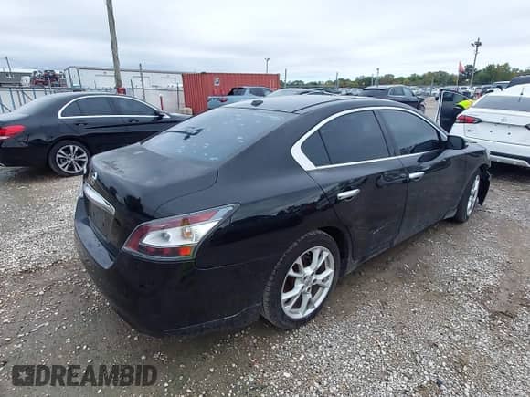 2012 Nissan Maxima S z VIN 1N4AA5AP7CC806419, wystawiony jako IAAI lot #43395943 z przebiegiem 179 394 mil mil oraz . Historia ofert i sprzedaży dostępna na DreamBid. Obrazek 4.