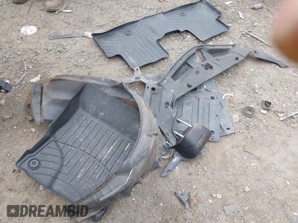 ✅ 2013 Acura ILX Hybrid Technology • VIN: 19VDE3F78DE302392 • Лот: 42207701. Опубликован ранее на IAAI с пробегом 174 587 миль. Бесплатный доступ к архиву аукционных продаж из США и подробный отчёт об истории автомобиля на DreamBid. Изображение 12.