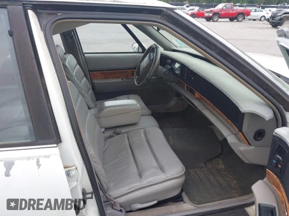 ✅ 1995 Buick LeSabre Limited • VIN: 1G4HR52L7SH523058 • Lot: 42916852. Listed on IAAI with 296,426 mi. Free auction sales archive from the USA and detailed vehicle history report at DreamBid. Image 5.