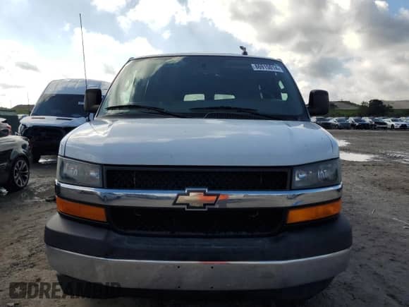 2017 Chevrolet Express Passenger LT with VIN 1GAZGPFF5H1170800, listed as a Copart auction lot 86915014 with 73,649 mi miles and Salvage title. Bid and sale history available at DreamBid. Image 5.