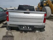 ✅ 2021 Chevrolet Silverado 1500 Custom Trail Boss • VIN: 1GCPYCEFXMZ236372 • Lot: 49490005. Wystawiony na Copart z przebiegiem 77 938 mil. Bezpłatny archiwum sprzedaży aukcyjnych z USA i szczegółowy raport historii pojazdu na DreamBid. Zdjęcie 6.