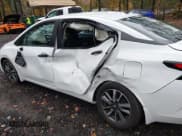 ✅ 2024 Nissan Versa S • VIN: 3N1CN8DV7RL911738 • Lot: 43607977. Wystawiony na IAAI z przebiegiem 8 454 mil. Bezpłatny archiwum sprzedaży aukcyjnych z USA i szczegółowy raport historii pojazdu na DreamBid. Zdjęcie 6.