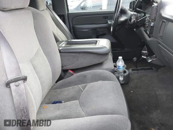 ✅ 2005 Chevrolet Silverado 1500 Z71 • VIN: 1GCEK19B75E288118 • Lot: 43599112. Listed on IAAI with 142,235 mi. Free auction sales archive from the USA and detailed vehicle history report at DreamBid. Image 5.