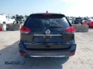 ✅ 2017 Nissan Rogue SV • VIN: KNMAT2MT1HP523400 • Lot: 43139831. Wystawiony na IAAI z przebiegiem 163 075 mil. Bezpłatny archiwum sprzedaży aukcyjnych z USA i szczegółowy raport historii pojazdu na DreamBid. Zdjęcie 16.