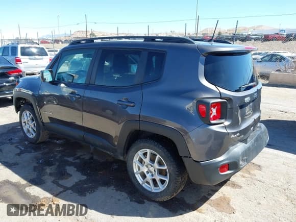 ✅ 2021 Jeep Renegade Latitude • VIN: ZACNJDBB8MPM28565 • Lot: 41826922. Wystawiony na IAAI z przebiegiem 81 949 mil. Bezpłatny archiwum sprzedaży aukcyjnych z USA i szczegółowy raport historii pojazdu na DreamBid. Zdjęcie 14.