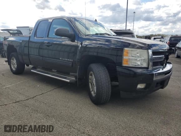 ✅ 2011 Chevrolet Silverado 1500 LT • VIN: 1GCRKSE36BZ343507 • Лот: 89533695. Опубликован ранее на Copart с пробегом 196 650 миль. Бесплатный доступ к архиву аукционных продаж из США и подробный отчёт об истории автомобиля на DreamBid. Изображение 4.