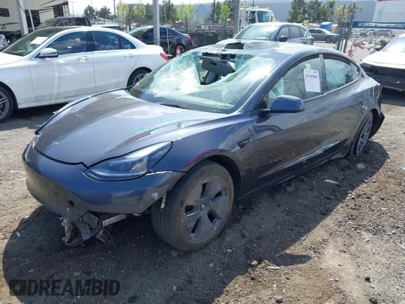 ✅ 2023 Tesla Model 3 Long Range • VIN: 5YJ3E1EB4PF715776 • Lot: 41949969. Wystawiony na IAAI z przebiegiem Nie podano. Bezpłatny archiwum sprzedaży aukcyjnych z USA i szczegółowy raport historii pojazdu na DreamBid. Zdjęcie 2.