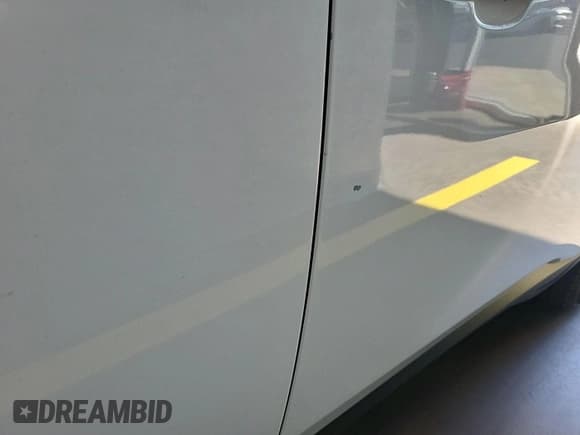 ✅ 2023 Chevrolet Traverse LT Cloth • VIN: 1GNEVGKW3PJ267713 • Lot: 43242235. Wystawiony na IAAI z przebiegiem 93 869 mil. Bezpłatny archiwum sprzedaży aukcyjnych z USA i szczegółowy raport historii pojazdu na DreamBid. Zdjęcie 1.